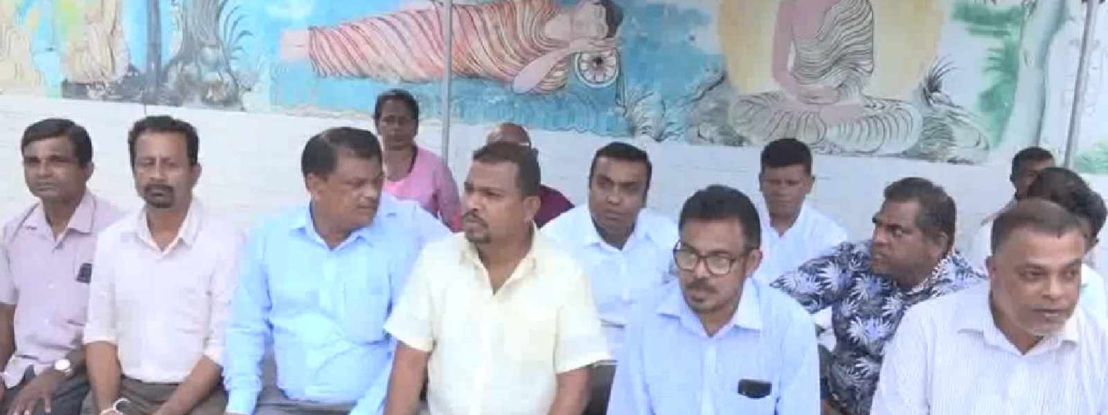 தொடரும் பெட்ரோலியத்துறை ஊழியர்களின் போராட்டம்